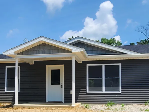312 W 8th St, Bicknell, IN 47512