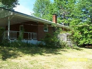 2nd image of 901 Wildwood Dr