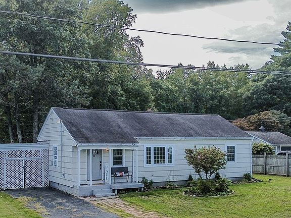 2nd image of 11 Fernwood Rd