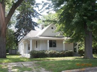 303 S Pearl St, Knox, IN