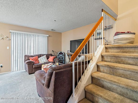 5th image of 3304 Pepperbush Court