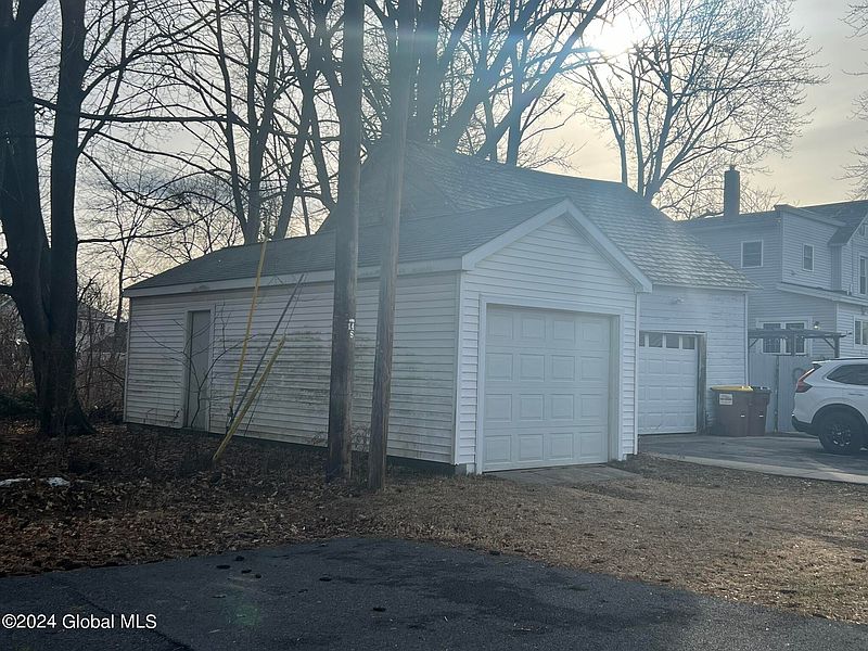 2nd image of 58 Baldwin Avenue