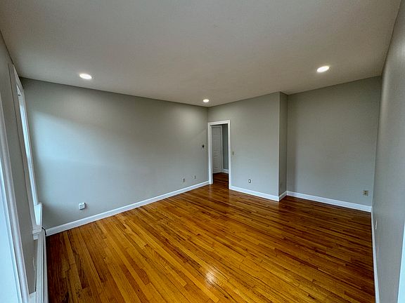 5th image of 7 Trumbull St Ste 3