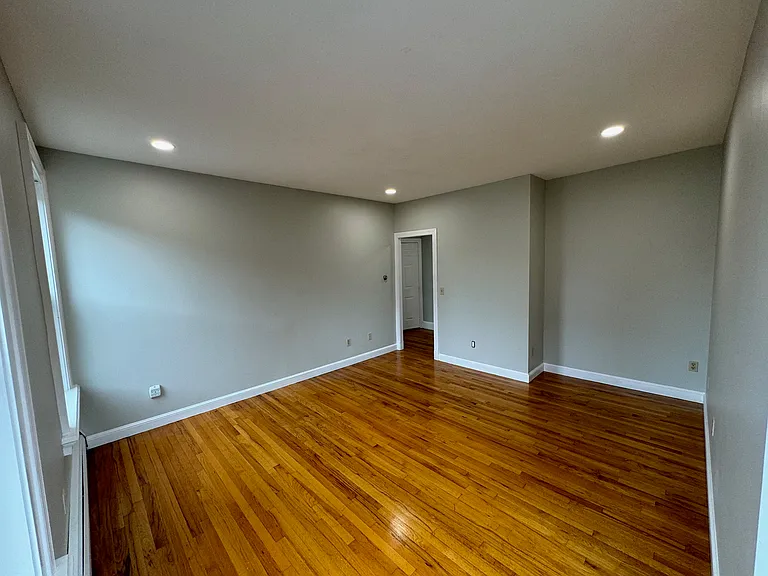 7 Trumbull St #3 — Photo 16