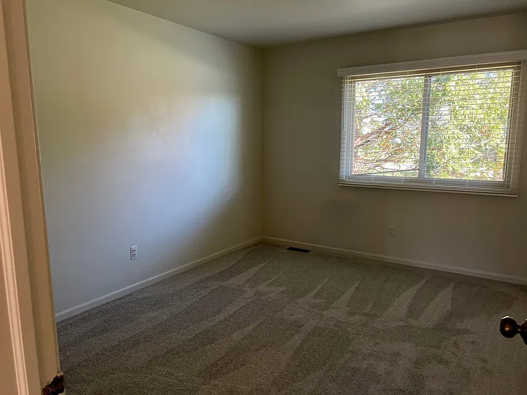 1629 Glenbrooke Ct — Photo 14