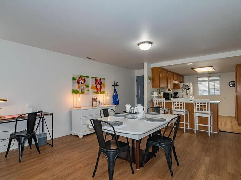 565 Primrose Dr — Photo 10