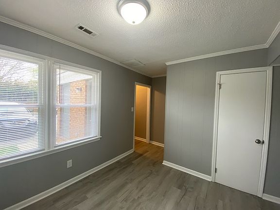 3rd image of 613 Linden St #3