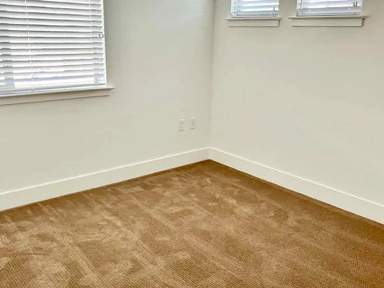 Emerald Ridge Apartments — Photo 34