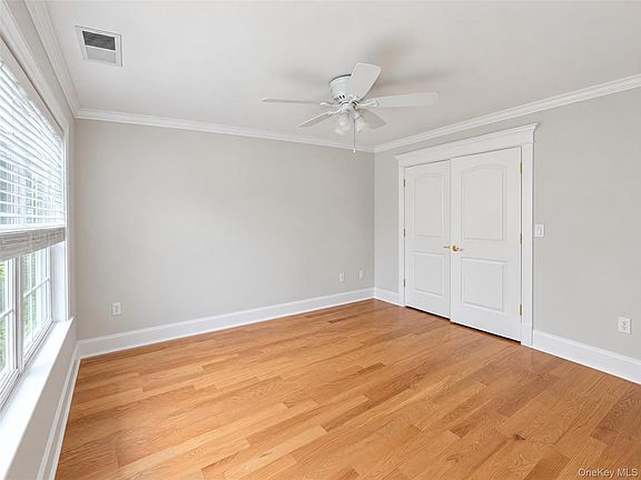 4th image of 84 Maple Avenue