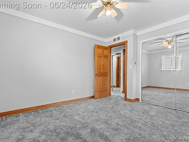 323 N Campbell Rd — Photo 14