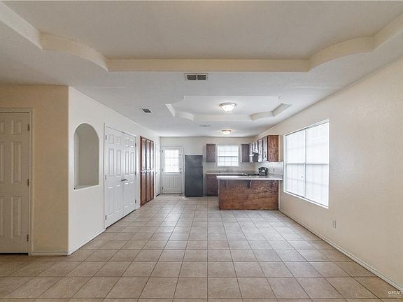 3rd image of 304 Longoria Ave