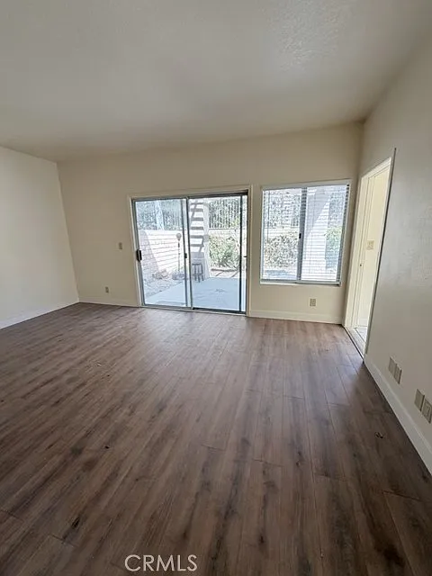 3 bed, 1856 sqft, $4,000 — Photo 4