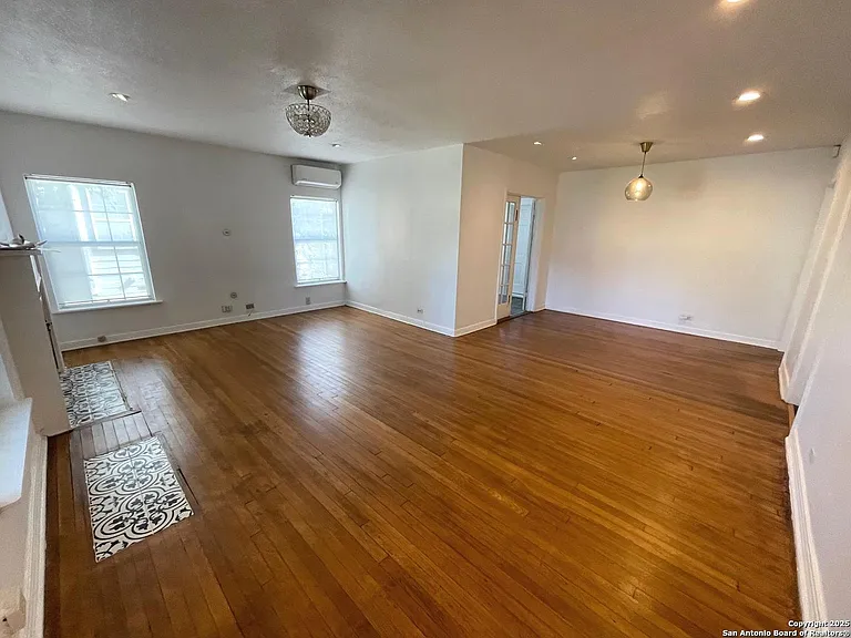 126 Meredith Dr — Photo 4