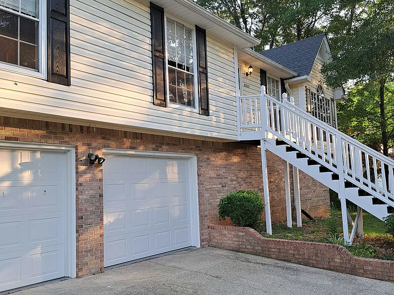 5217 Hickory Grove Cir — Photo 2