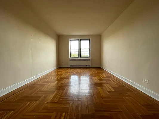 Rented by Hillel Realty Group | media 18