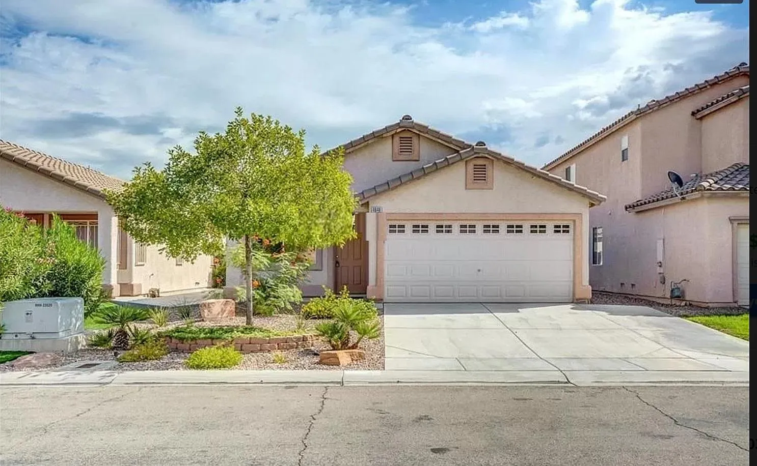 4640 Swaying Palms Dr — Photo 1