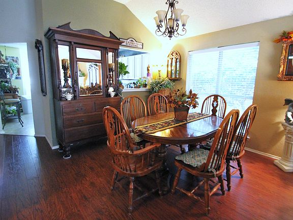 Formal Dining