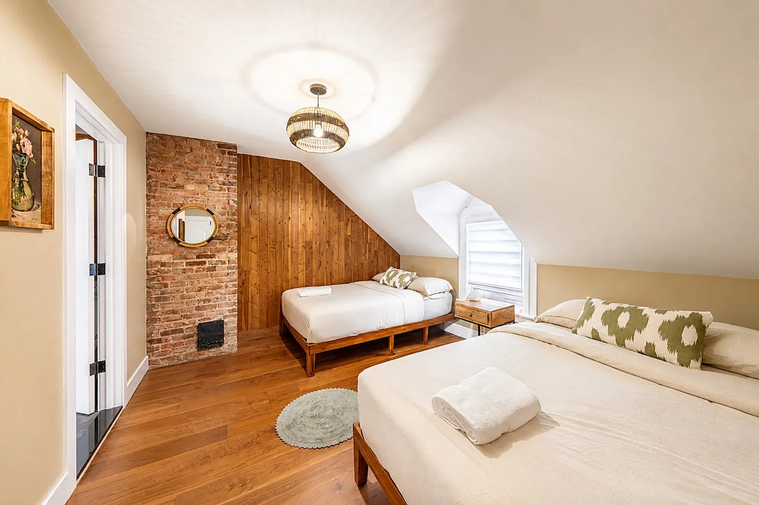 6 bed, 4.0 bath, $25,016 — Photo 2