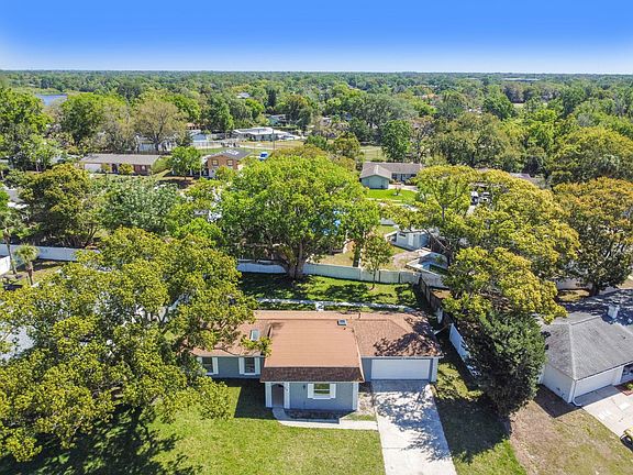 3rd image of 211 Ivy Farm Ln