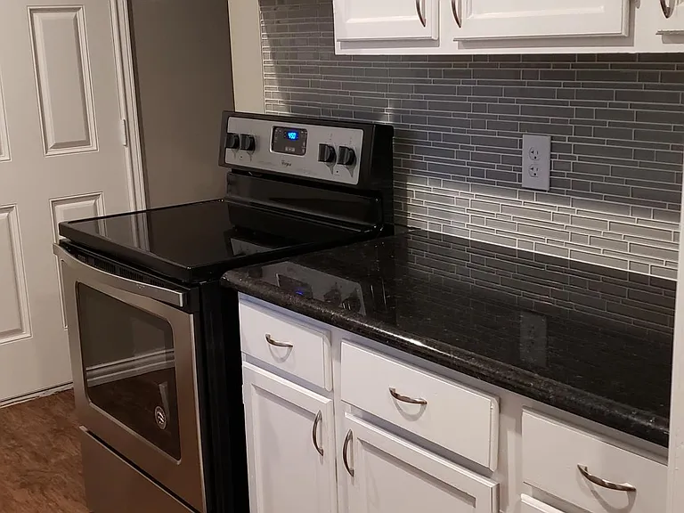307 Gibson St #B — Photo 2