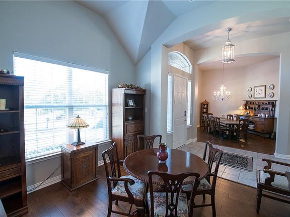 4th image of 4217 Boxwood Dr