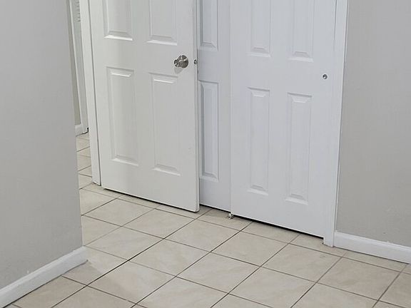 4th image of 1043 Mount St