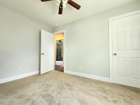 3rd image of 1305 Cherokee Ln