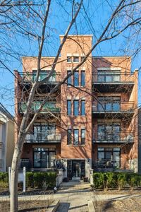 1728 W Roscoe St APT 2, Chicago, IL, 60657