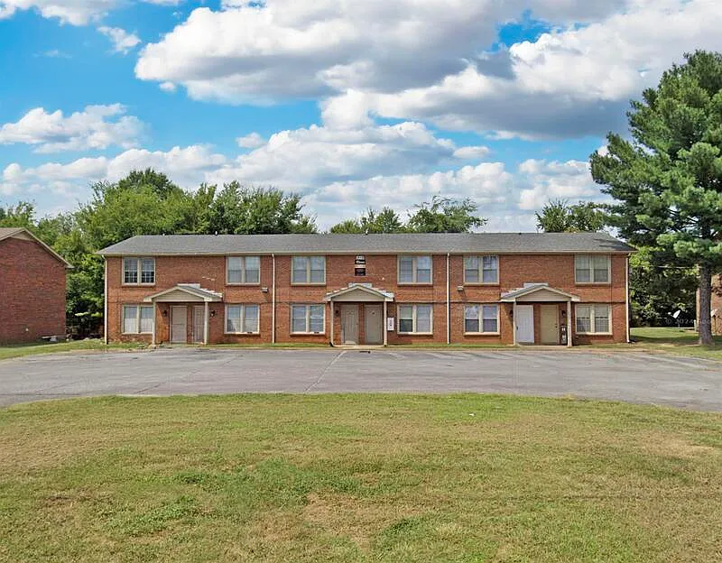 812- E Golfview Pl