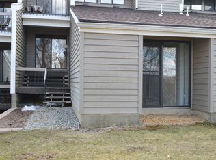 27 Hillside Ct, Clinton, NJ 08809