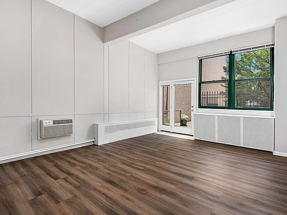 4th image of 510 W Wellington Ave #6H