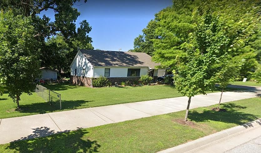 1st image of 903 E Central Ave