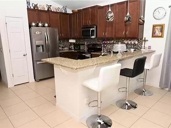 3rd image of 4929 Rockvale Dr
