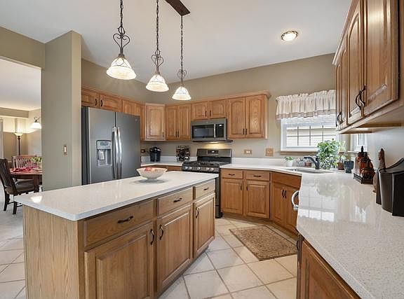 5th image of 1013 Callaway Dr W