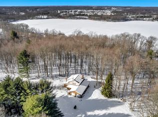 4739 Lakewood Rd, Ravenna, OH 44266