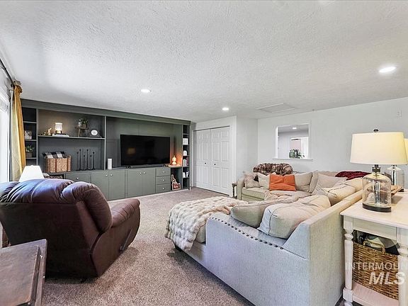 4th image of 4160 NE Rancho Way