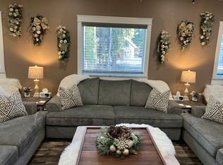 2806 Eddie Ln, North Pole, AK 99705