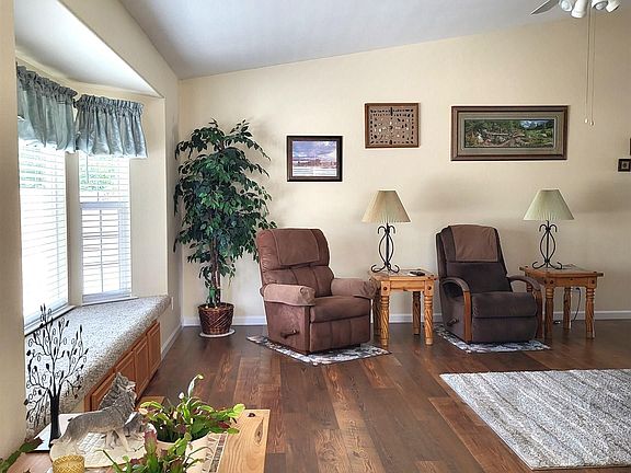 4th image of 2255 Rockin Robin Dr