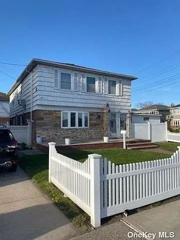1st image of 9415 156th Ave