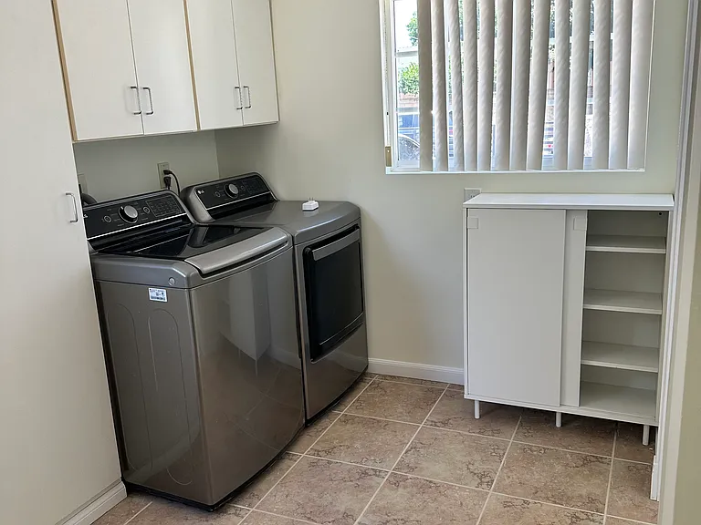 14552 Runnymede St — Photo 12