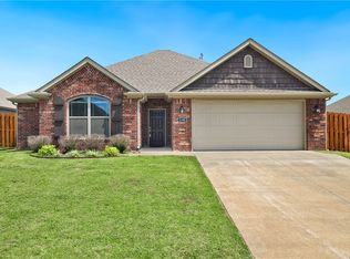 1100 Tulip St, Centerton, AR 72719