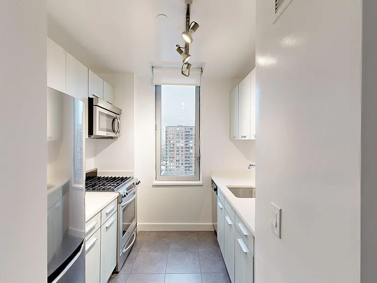 801 Amsterdam Ave #9H — Photo 1