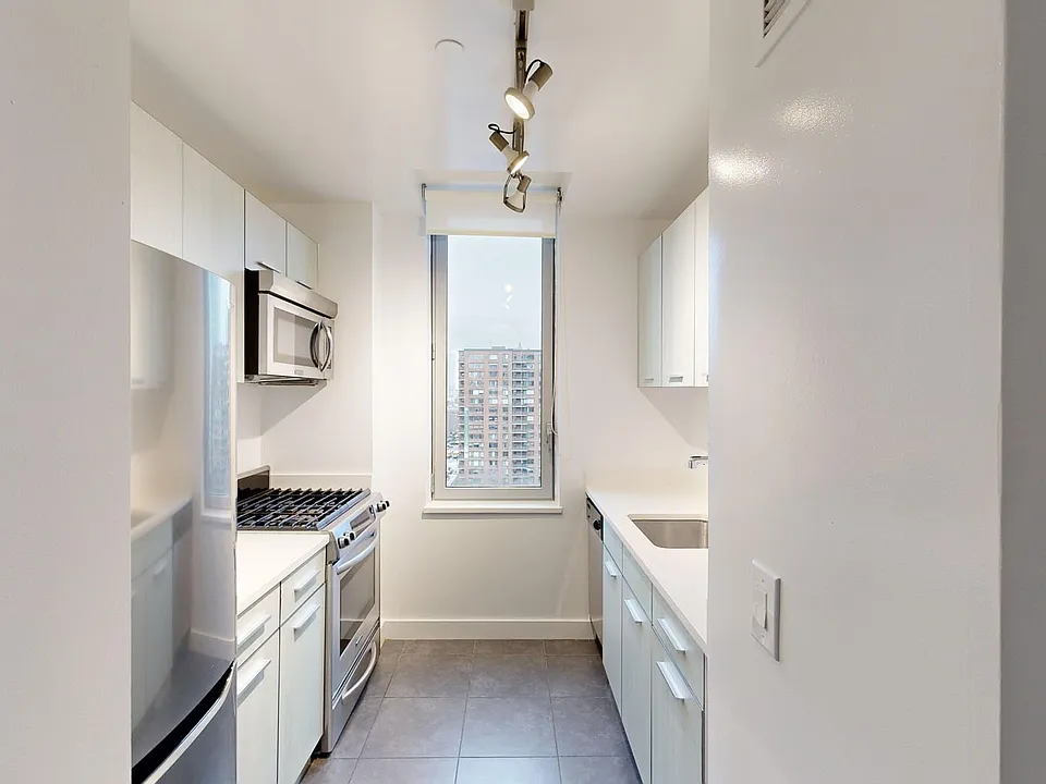 801 Amsterdam Ave #9H