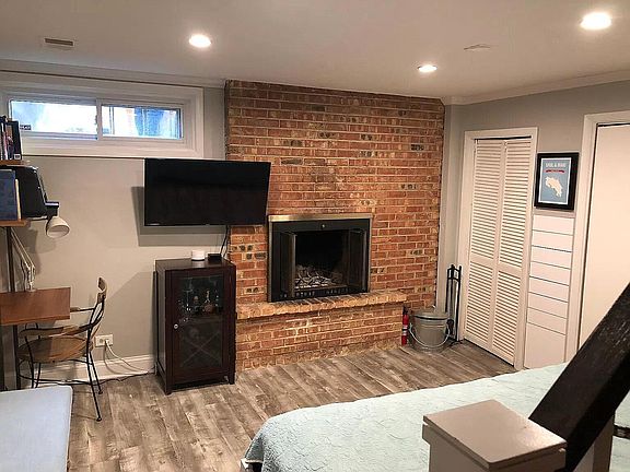 3rd image of 1630 N Sedgwick St APT 1