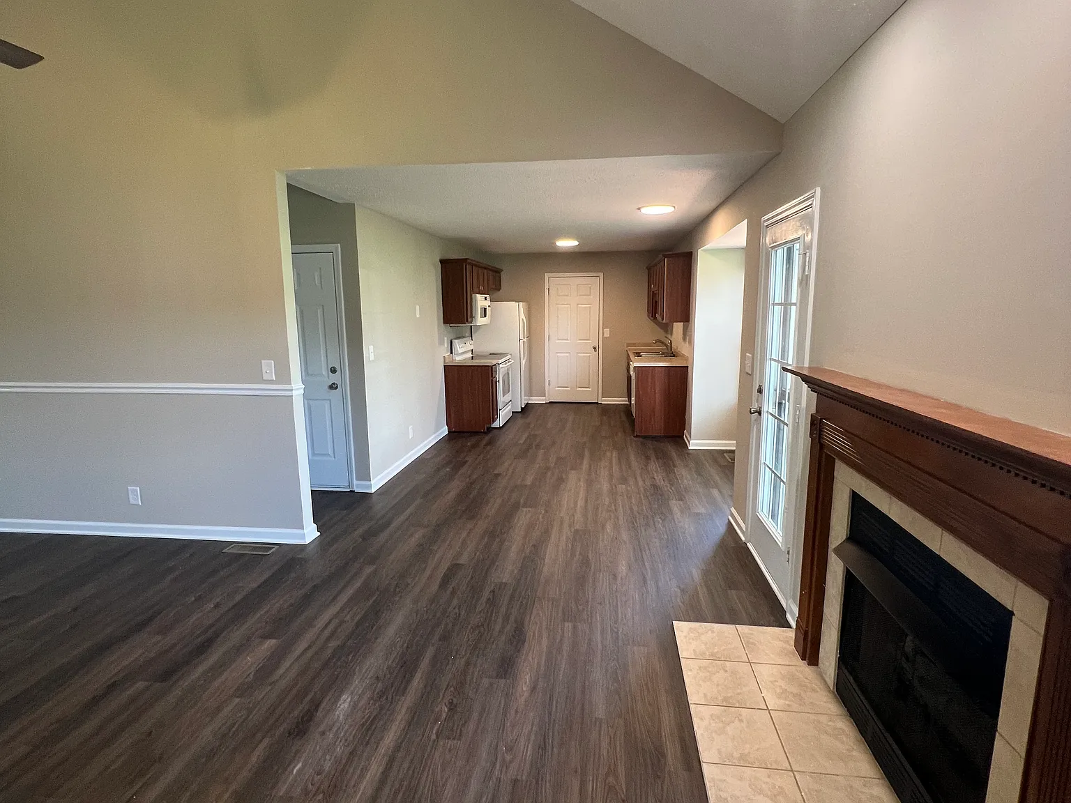 3 bed, 2.5 bath, 1632 sqft, $1,850 — Photo 4