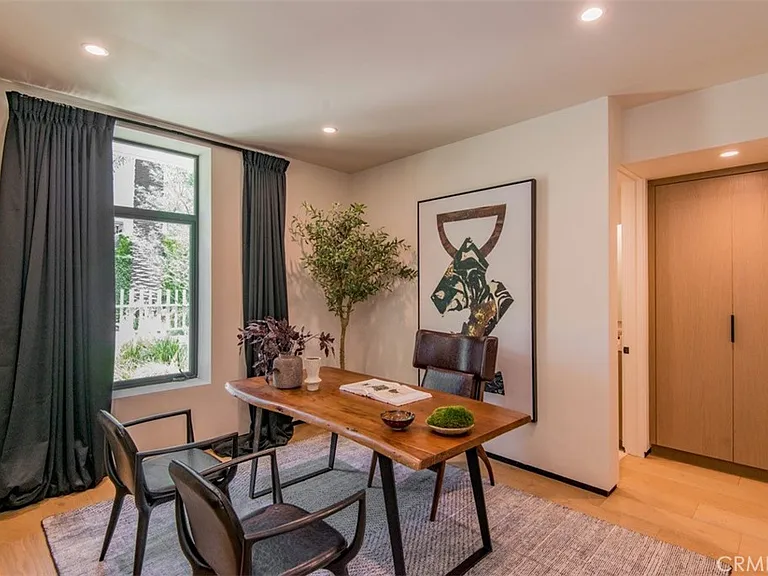 9018 Dorrington Ave — Photo 23