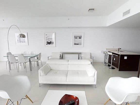 3rd image of 1900 N Bayshore Dr #2