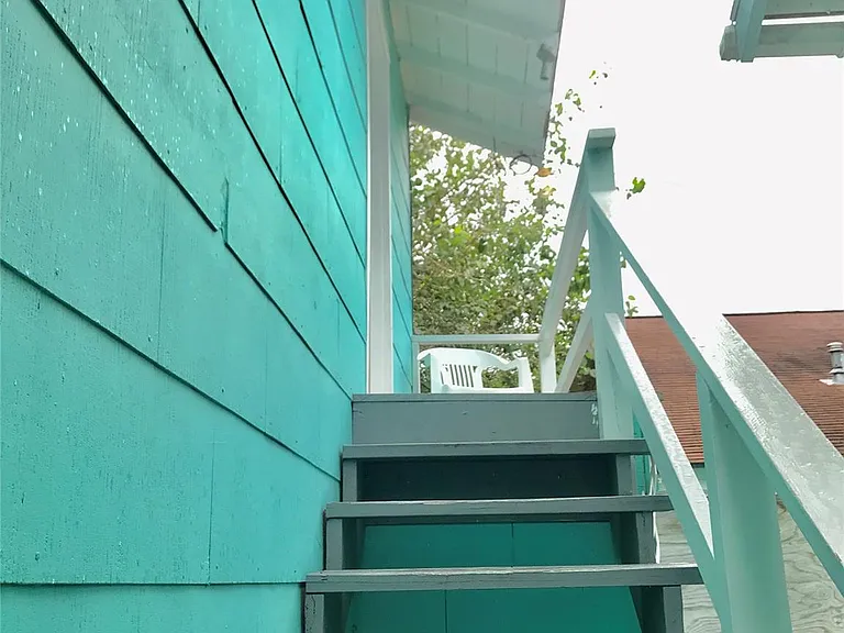 4025 Avenue R — Photo 13