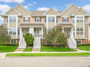 2787 Arona St, Roseville, MN 55113