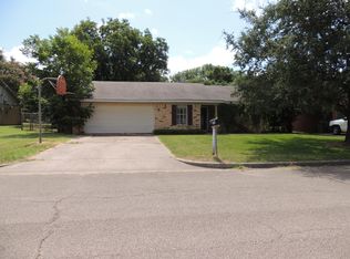 914 Rosedale Dr, Hewitt, TX 76643